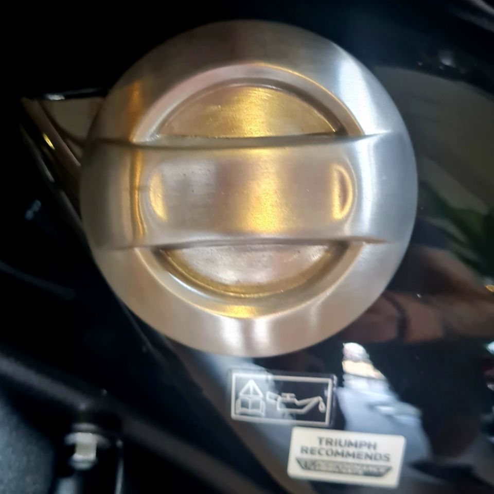 TRIUMPH ROCKET 3 R STORM 4