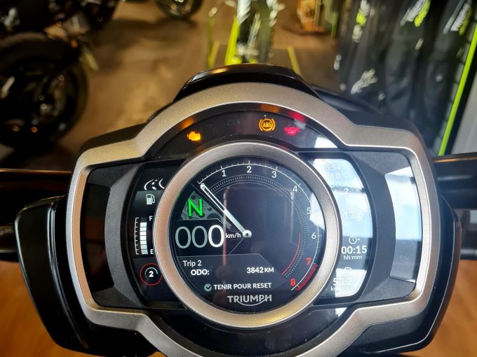 TRIUMPH ROCKET 3 R STORM 4