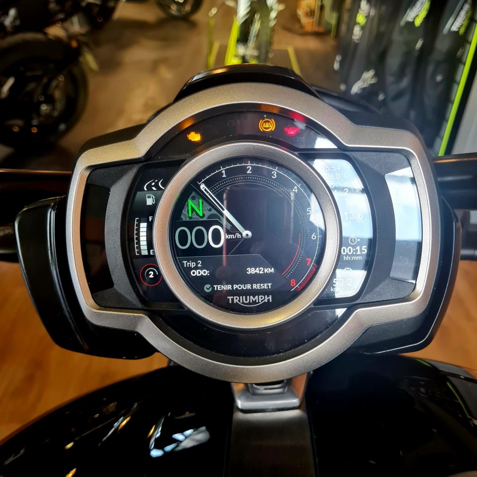 TRIUMPH ROCKET 3 R STORM 4