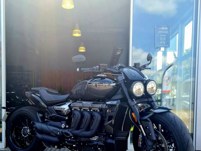 TRIUMPH ROCKET 3 R STORM 4