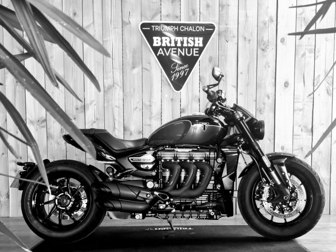 TRIUMPH ROCKET 3 R STORM 4