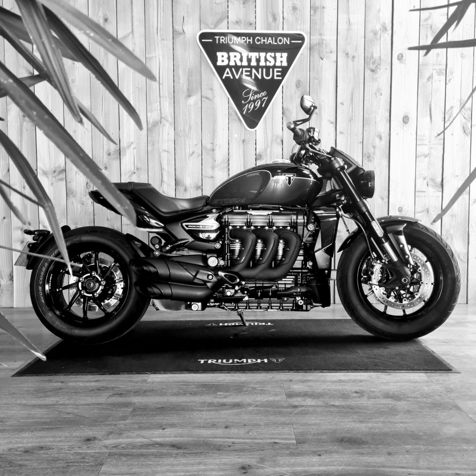 TRIUMPH ROCKET 3 R STORM 4
