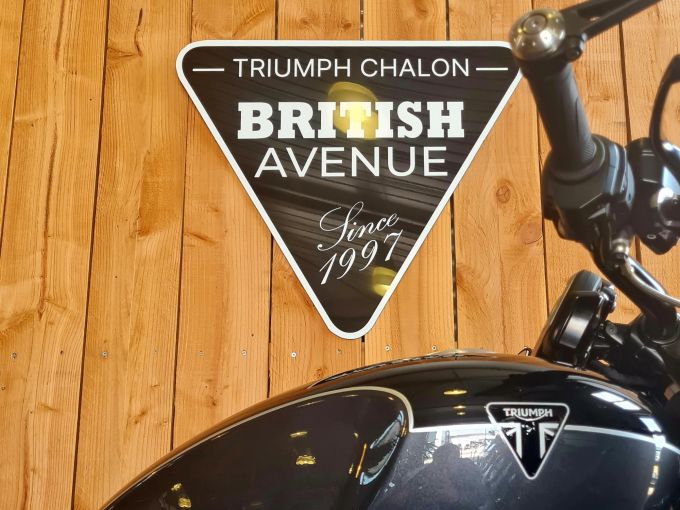 TRIUMPH ROCKET 3 R STORM 4