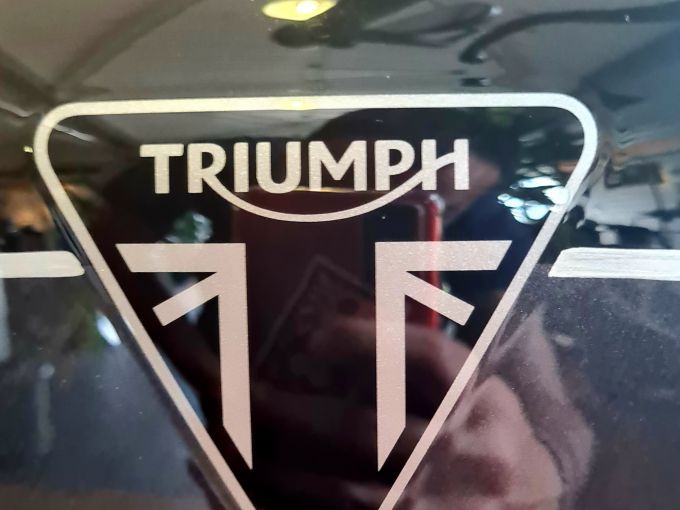 TRIUMPH ROCKET 3 R STORM 4
