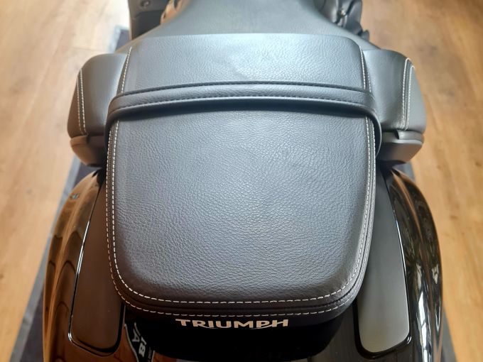 TRIUMPH ROCKET 3 R STORM 4