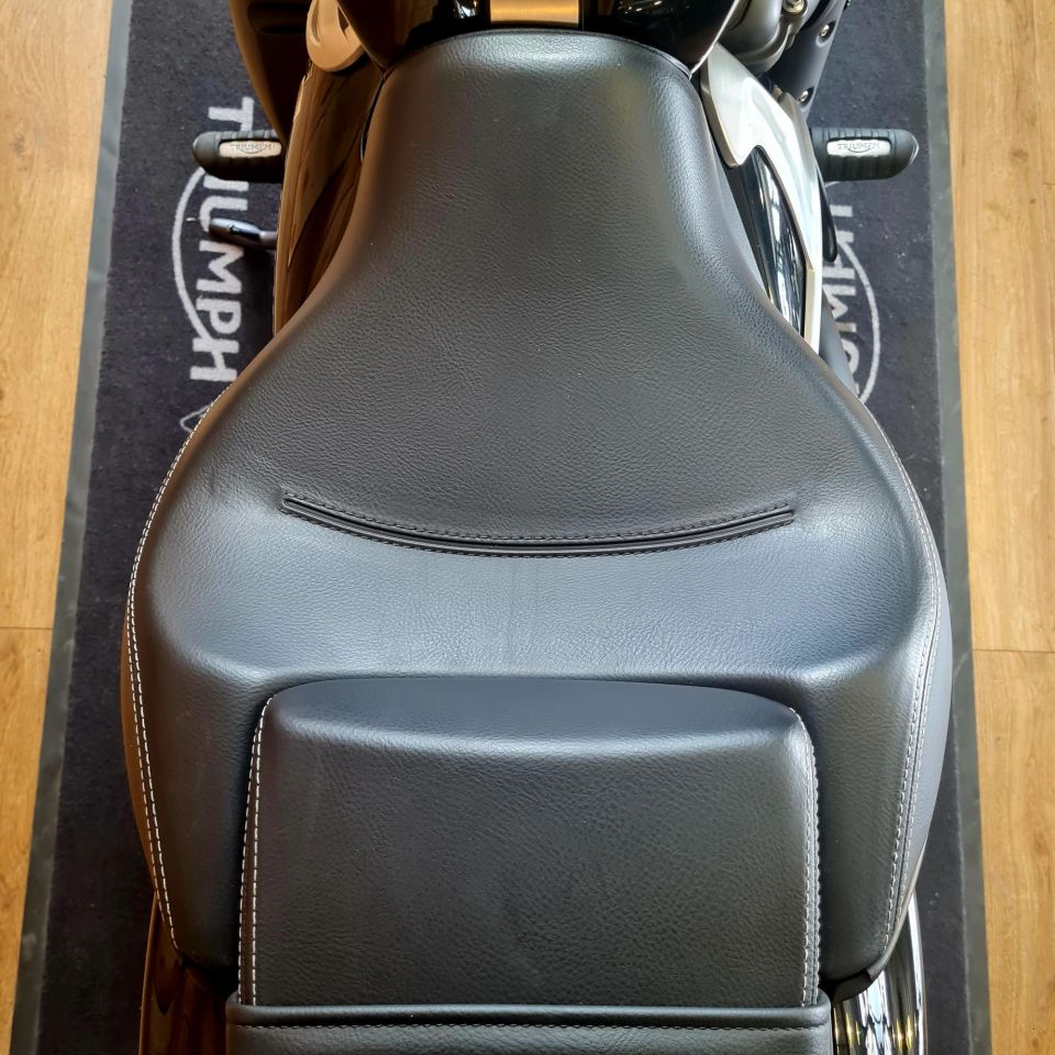 TRIUMPH ROCKET 3 R STORM 4