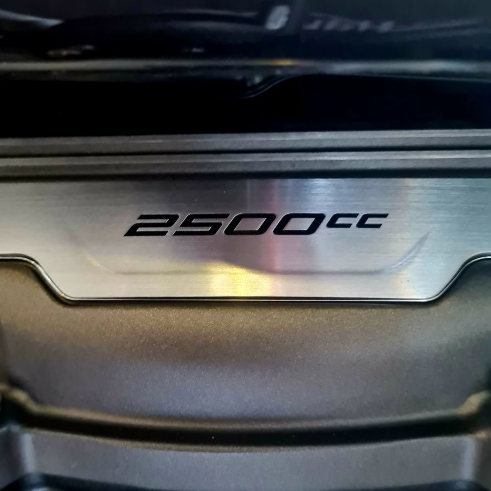 TRIUMPH ROCKET 3 R STORM 4