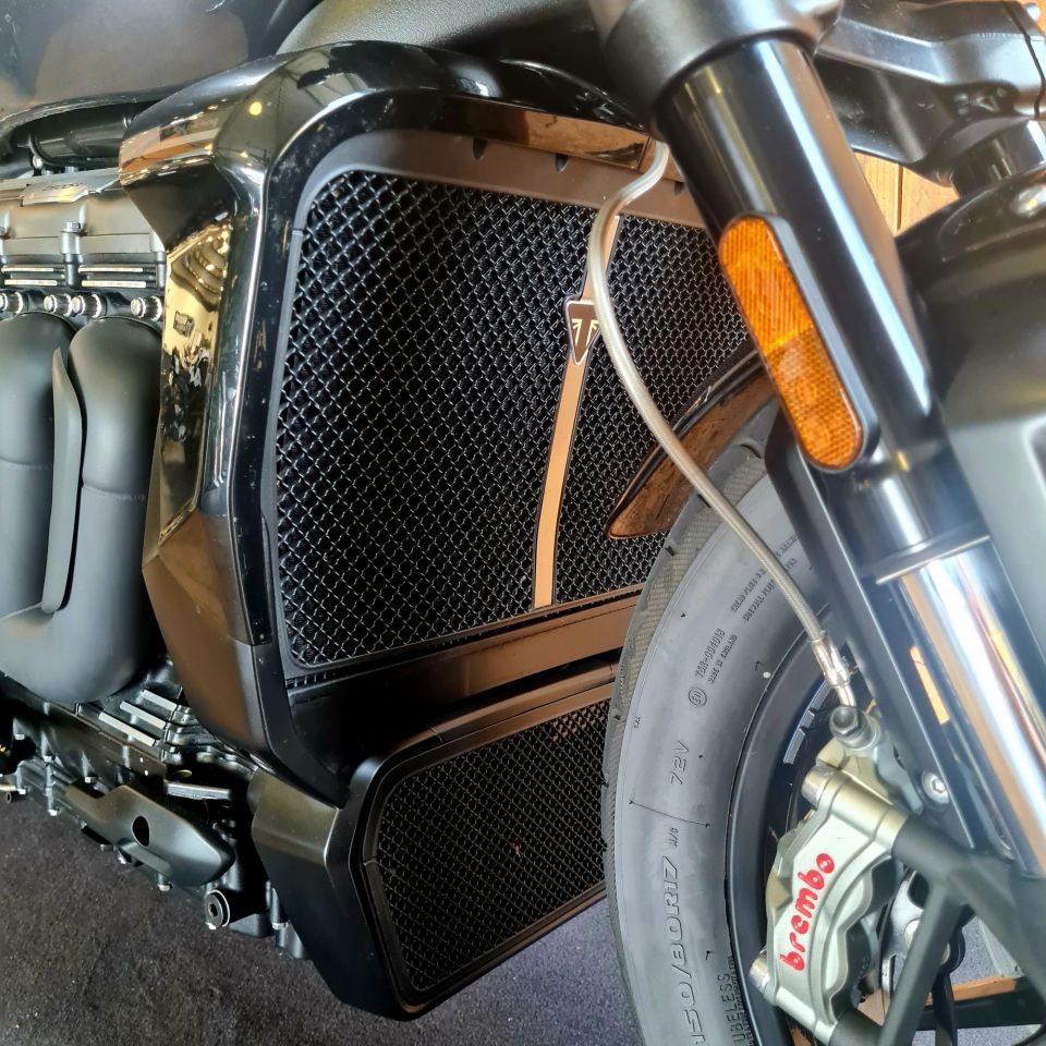 TRIUMPH ROCKET 3 R STORM 4