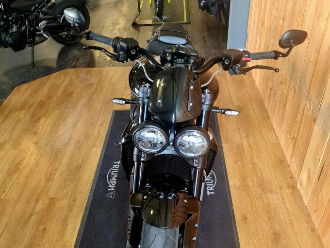 TRIUMPH ROCKET 3 R STORM 4