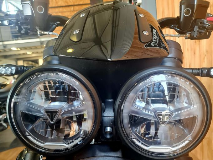 TRIUMPH ROCKET 3 R STORM 4