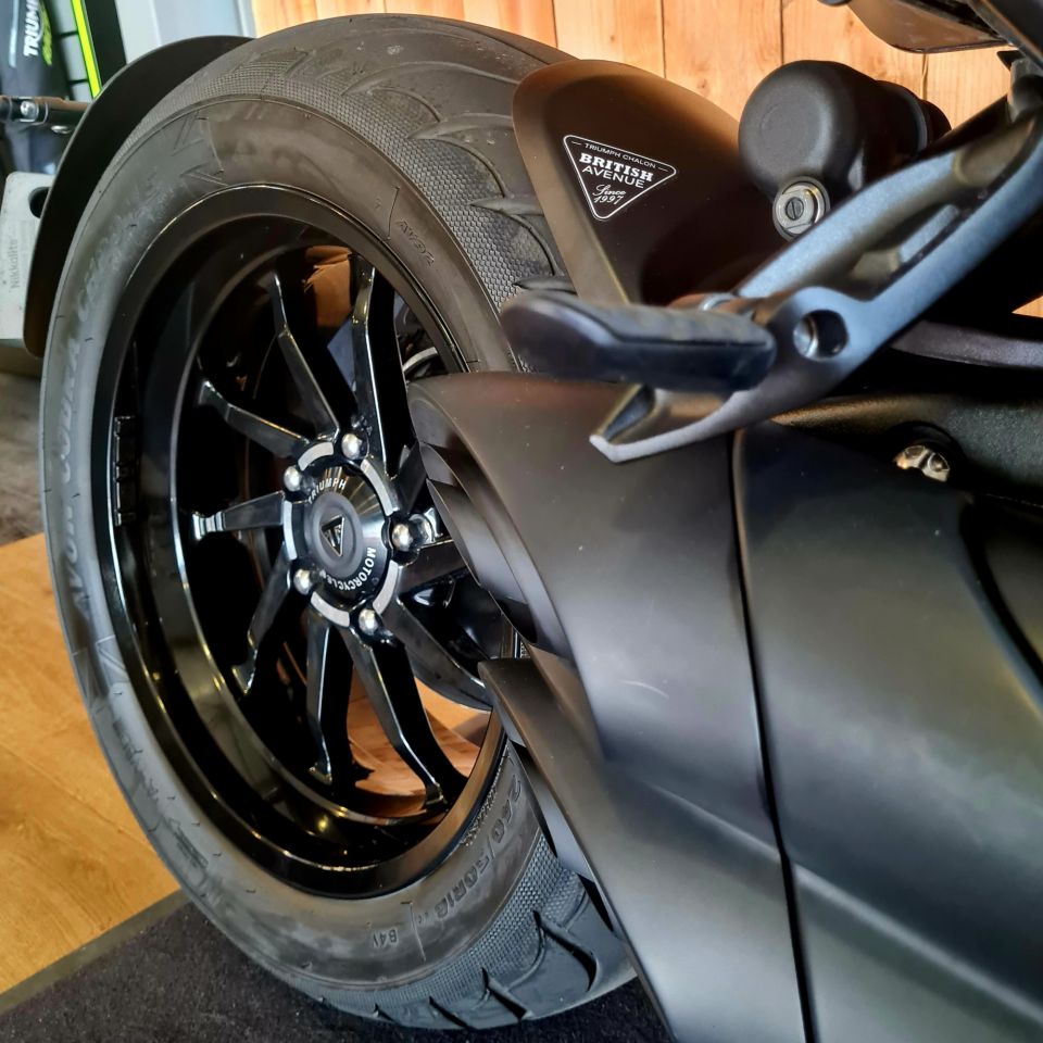 TRIUMPH ROCKET 3 R STORM 4