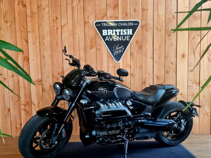 TRIUMPH ROCKET 3 R STORM 4