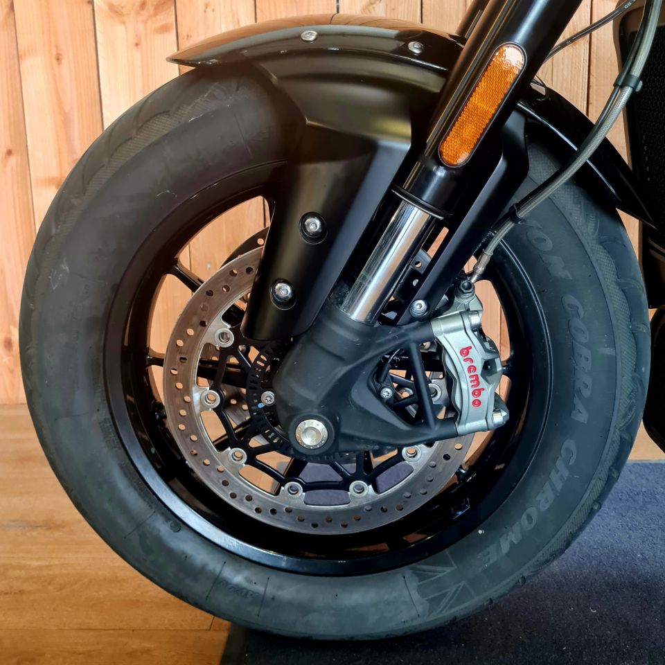 TRIUMPH ROCKET 3 R STORM 4