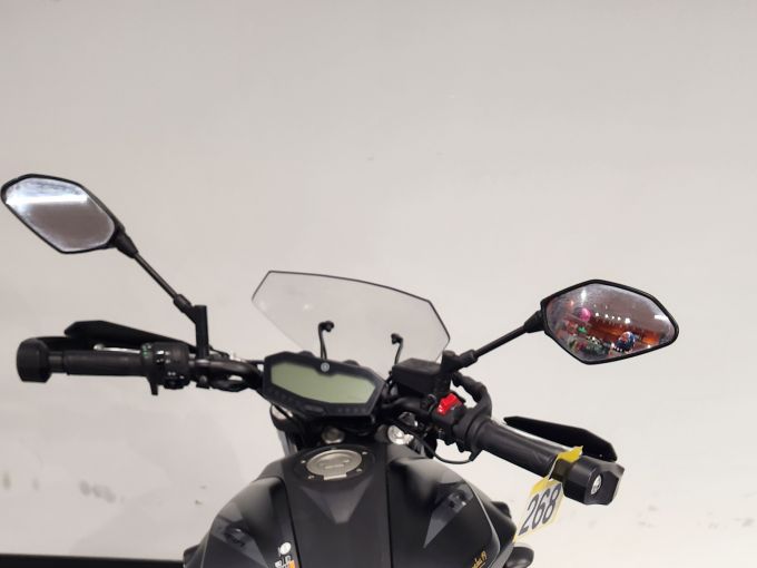 YAMAHA MT-07 (47.5CV) 4