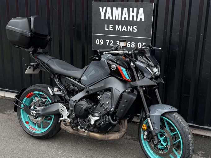 YAMAHA MT-09 4