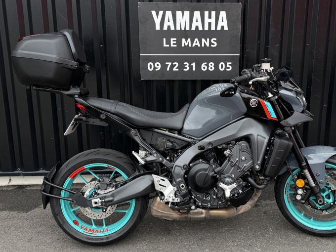YAMAHA MT-09 4