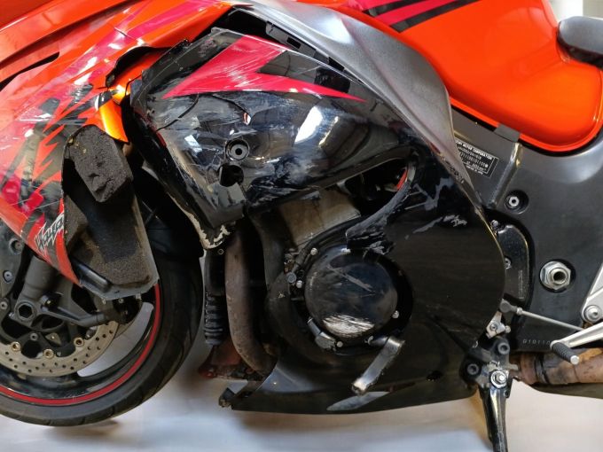 SUZUKI GSX-R 1300 HAYABUSA 4