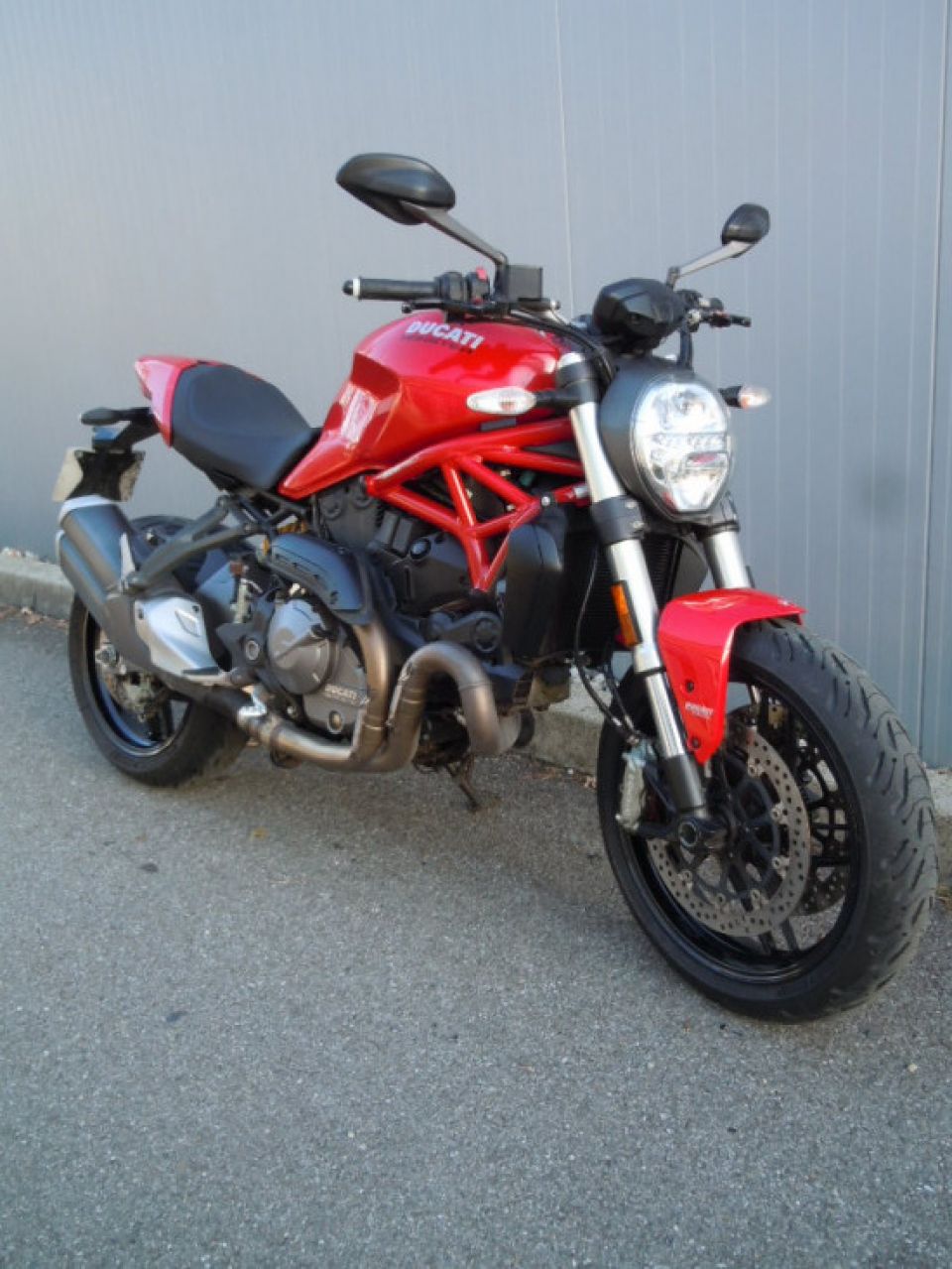DUCATI MONSTER 821 4