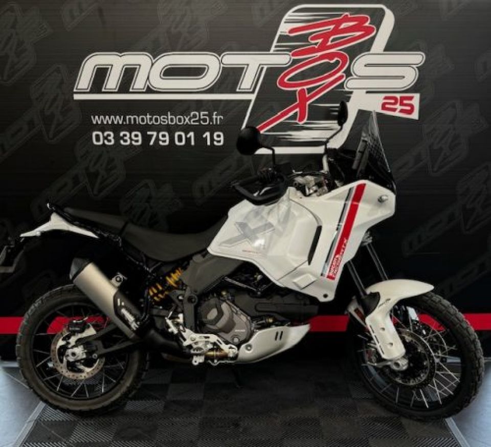 DUCATI DESERT X 4