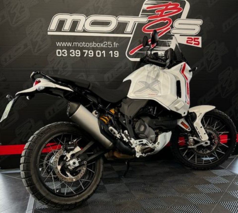 DUCATI DESERT X 4