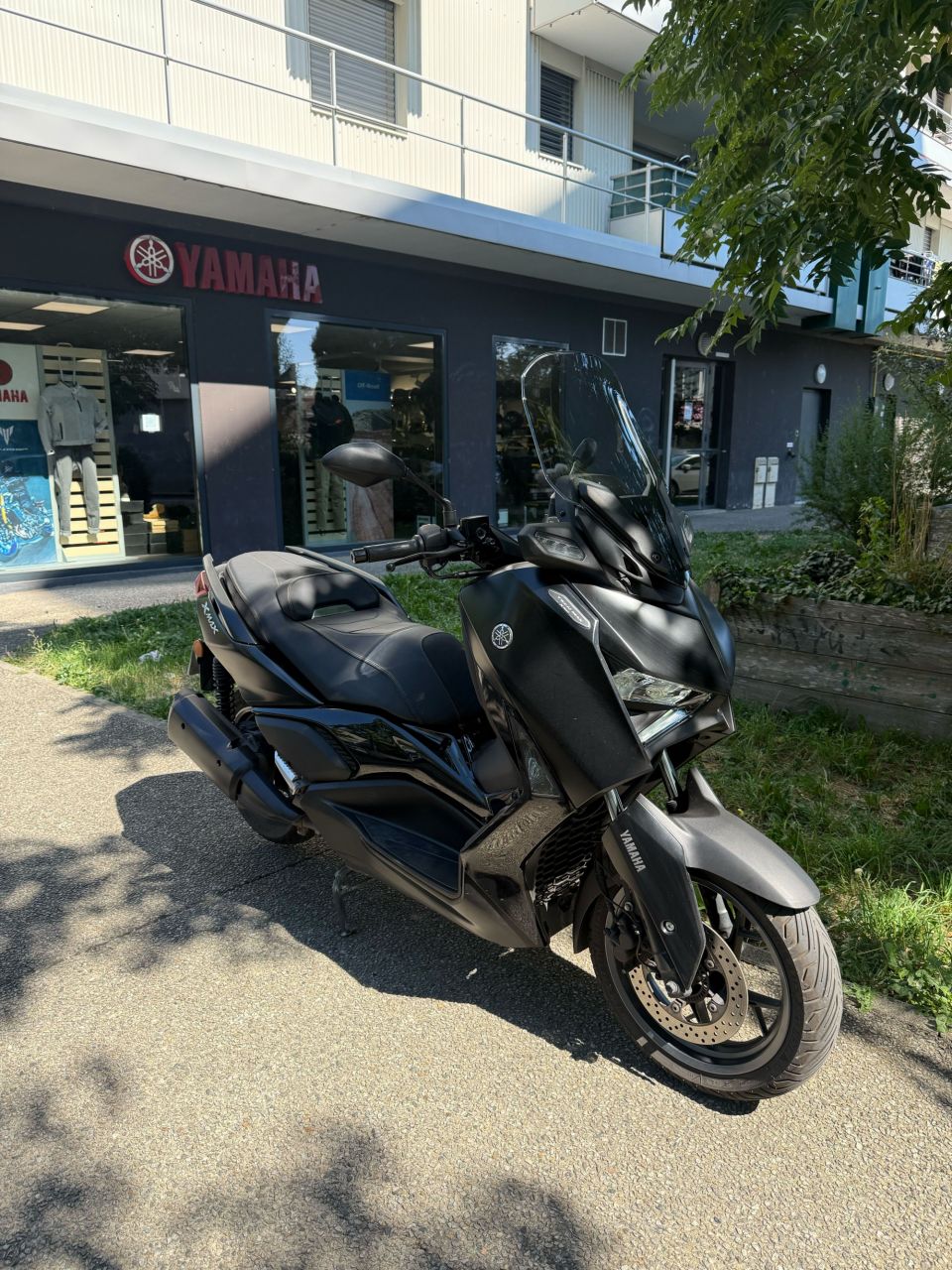 YAMAHA XMAX 300 Tech Max 4