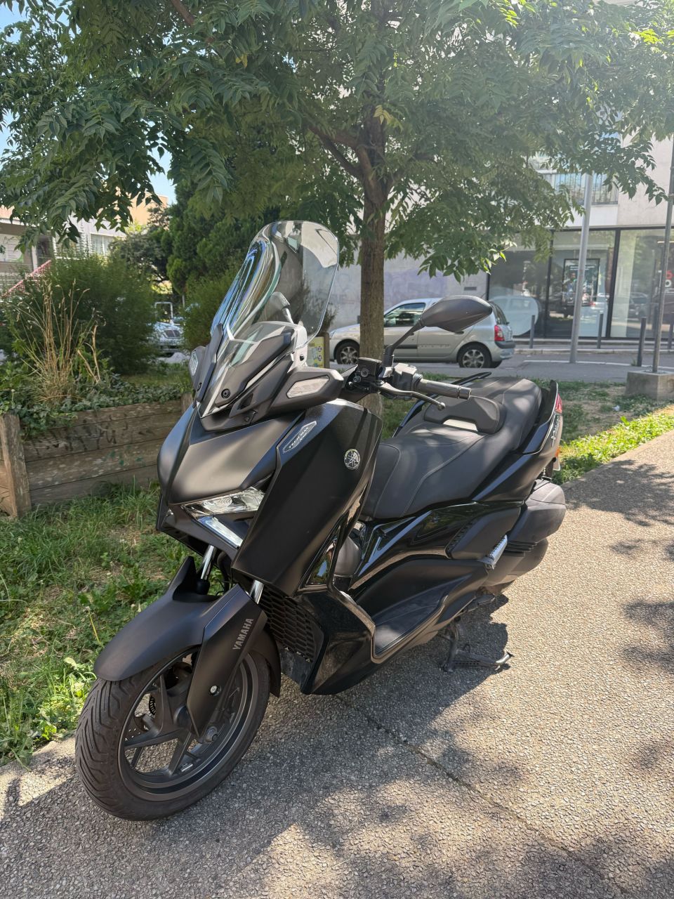 YAMAHA XMAX 300 Tech Max 4