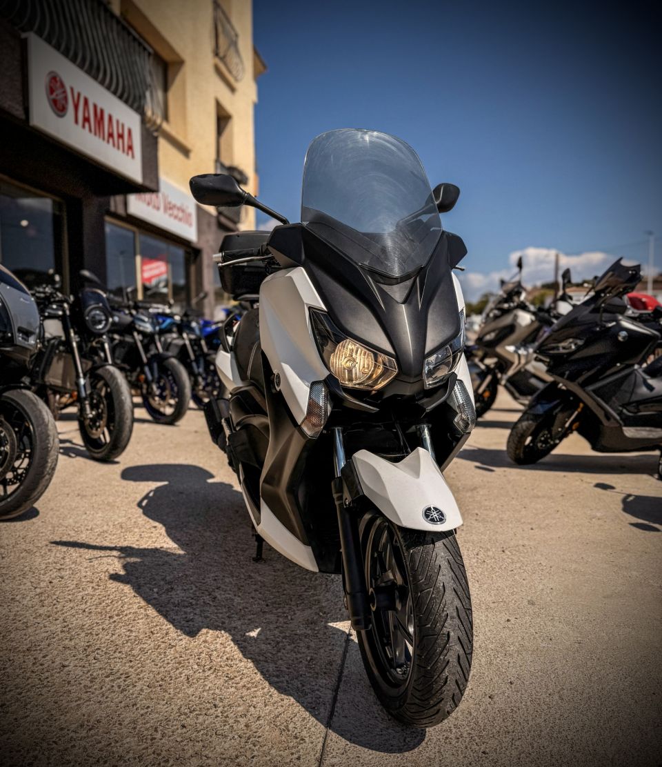 YAMAHA XMAX 125 4