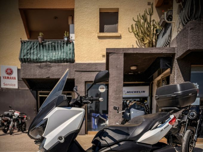 YAMAHA XMAX 125 4
