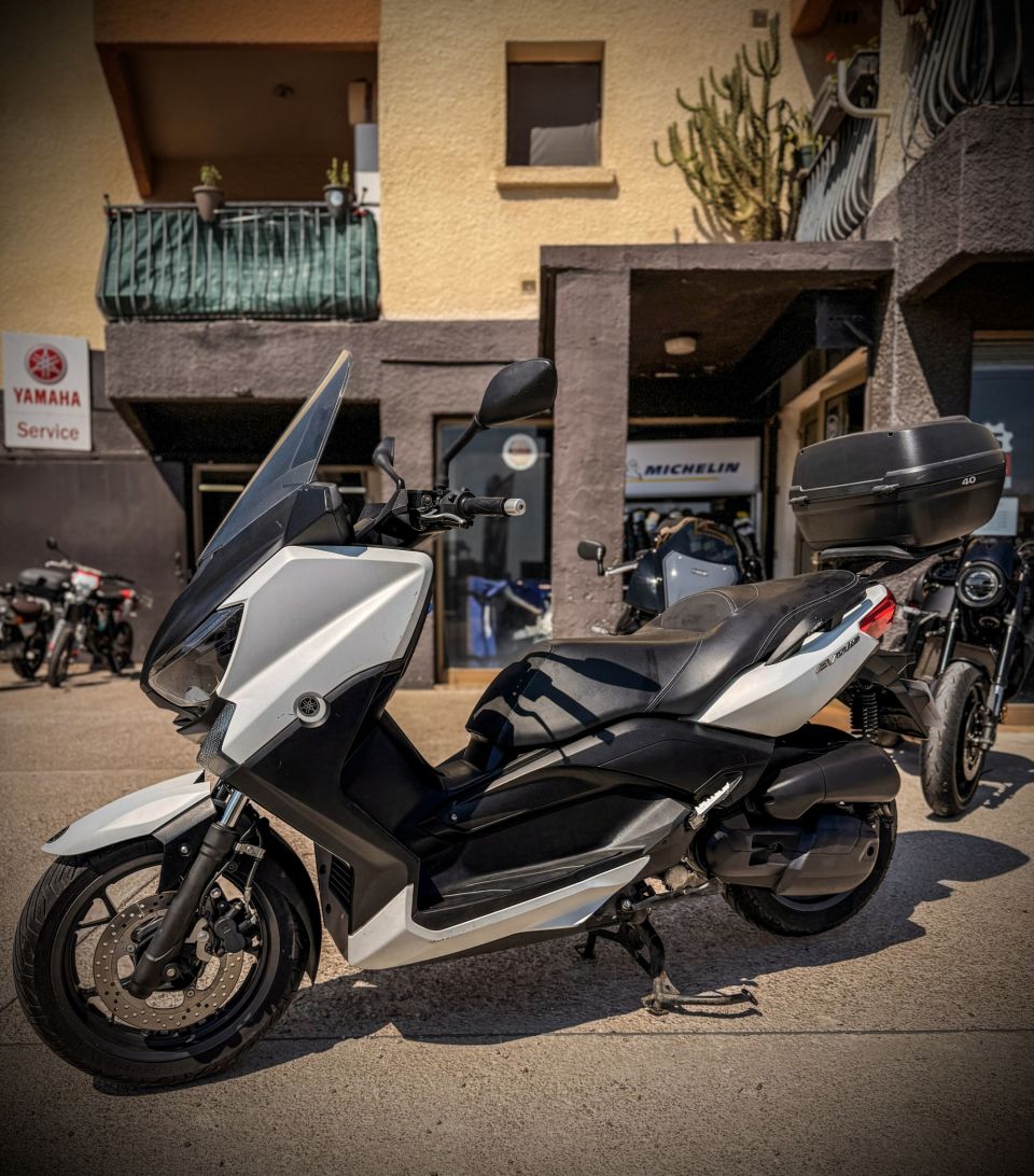 YAMAHA XMAX 125 4