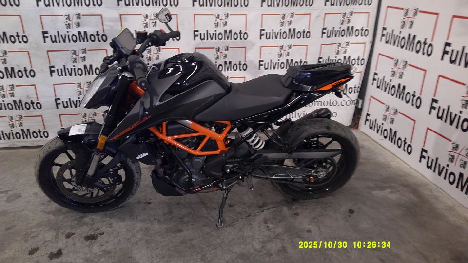 KTM 390 DUKE 4