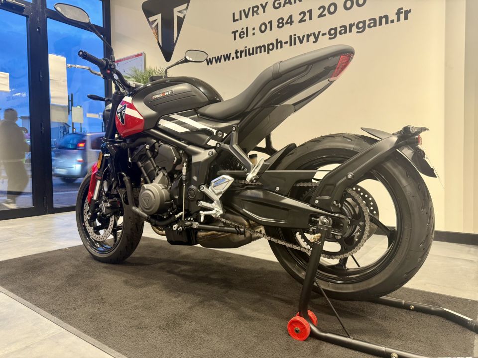 TRIUMPH TRIDENT 660 4