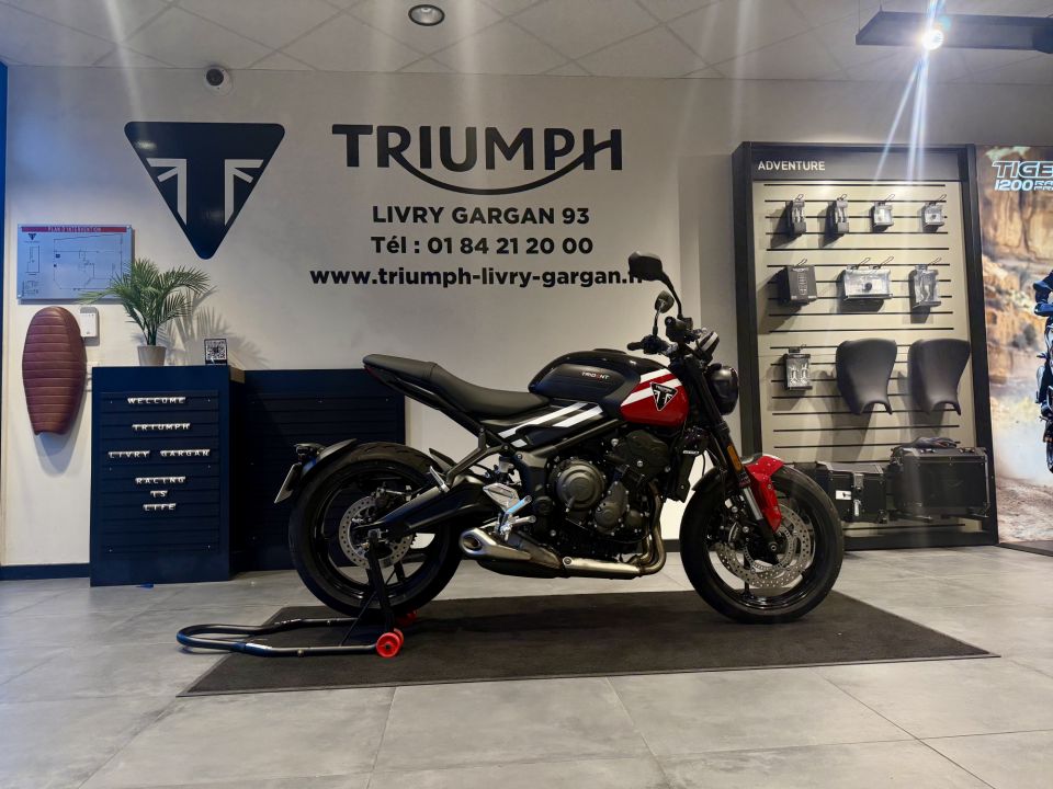 TRIUMPH TRIDENT 660 4