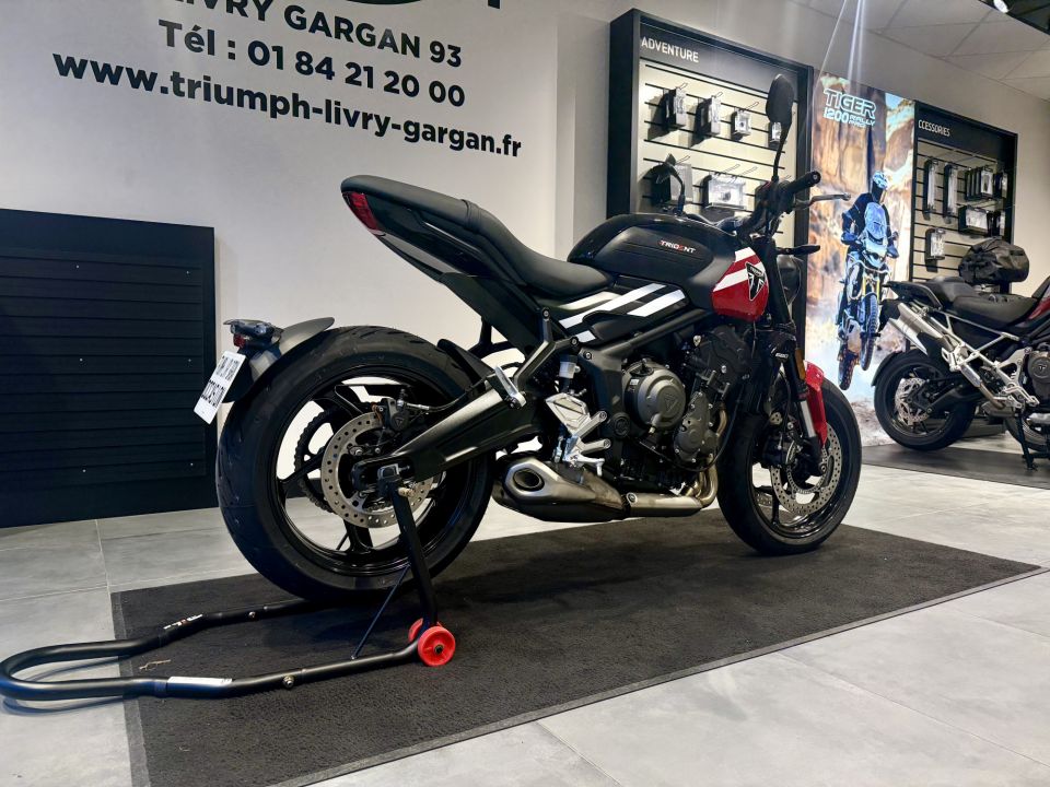 TRIUMPH TRIDENT 660 4