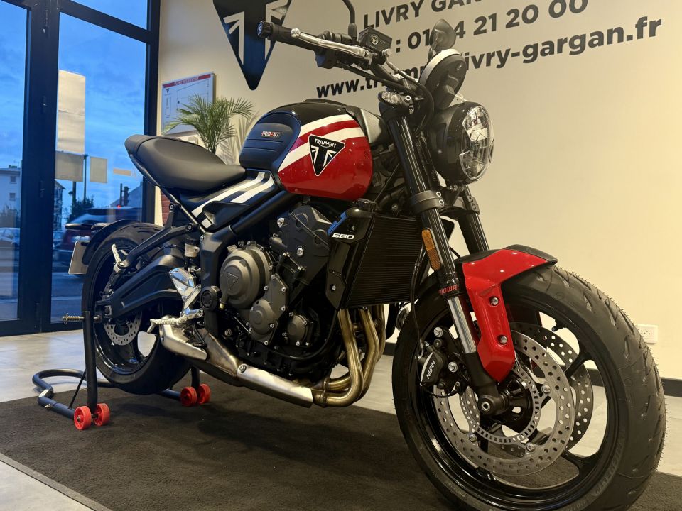 TRIUMPH TRIDENT 660 4