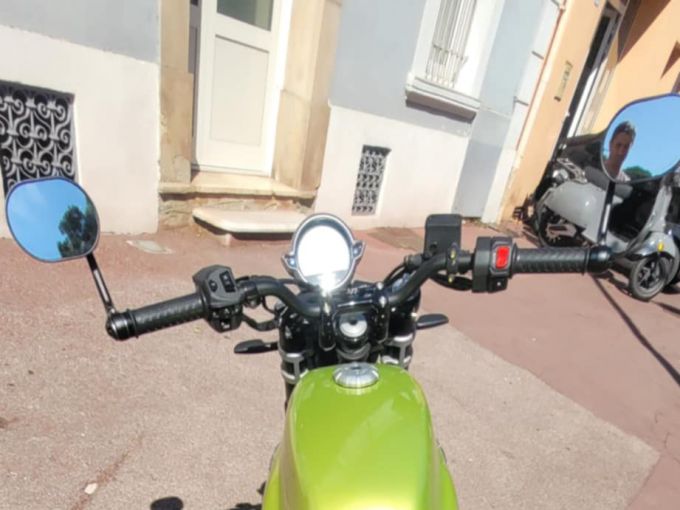 MOTO GUZZI V7 4