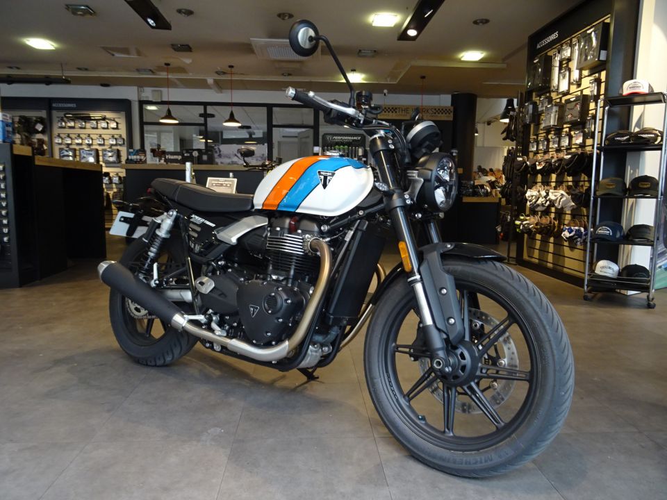 TRIUMPH SPEED TWIN 900 4
