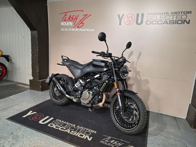 HUSQVARNA SVARTPILEN 125 ABS 4