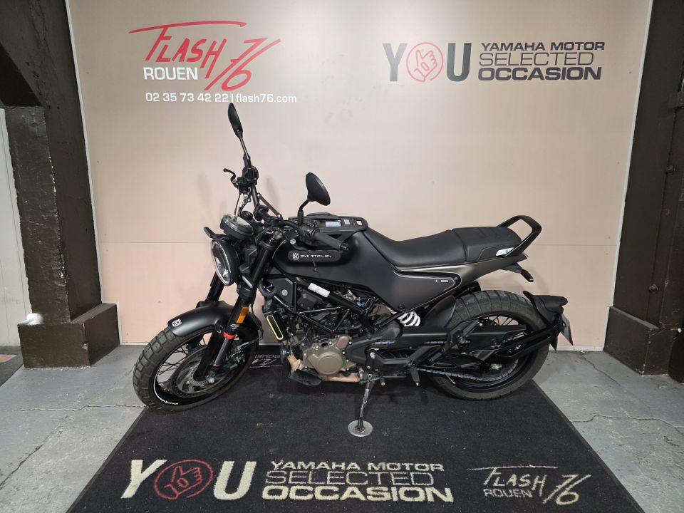 HUSQVARNA SVARTPILEN 125 ABS 4