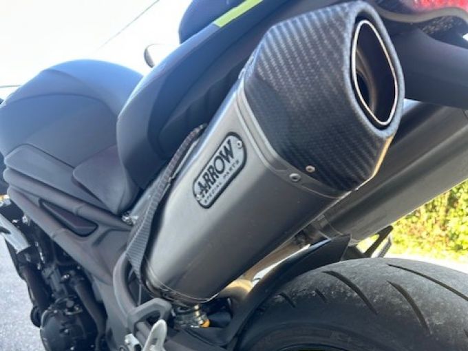 TRIUMPH SPEED TRIPLE 1050 RS 4