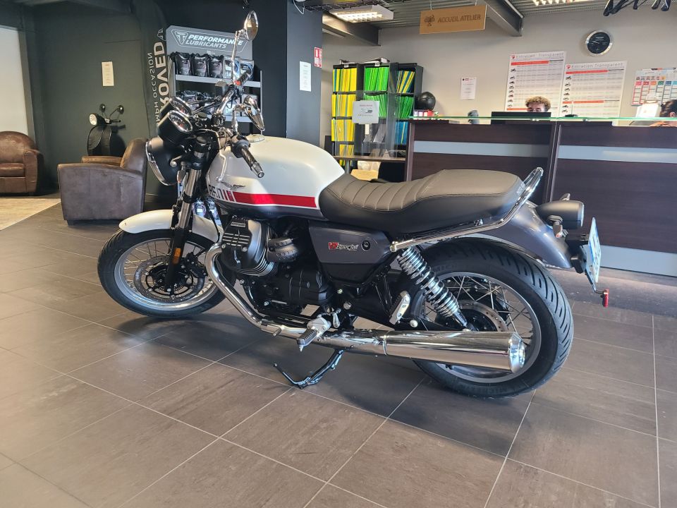 MOTO GUZZI V7 SPECIAL 4