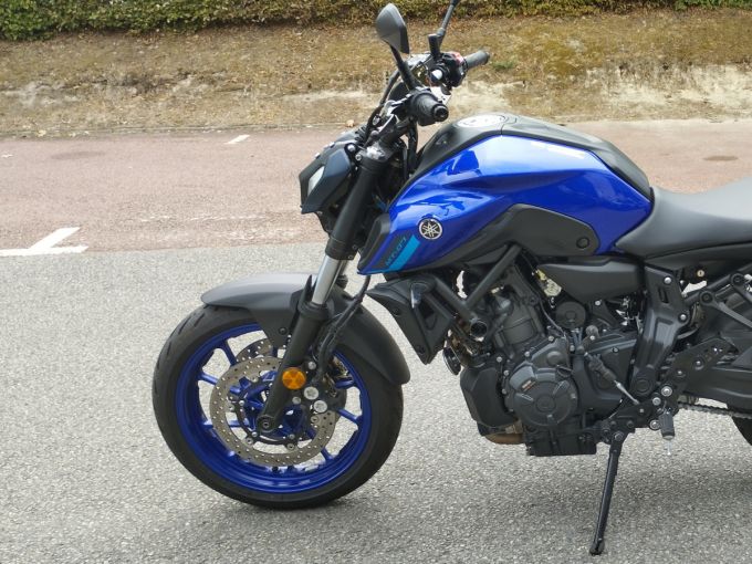 YAMAHA MTN690 U 4