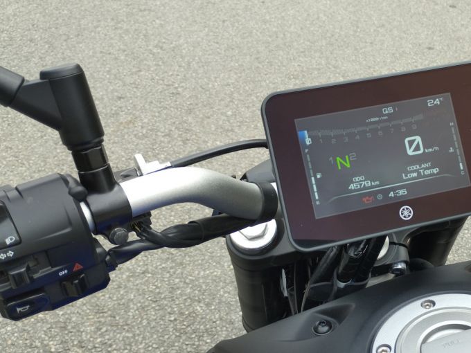 YAMAHA MTN690 U 4
