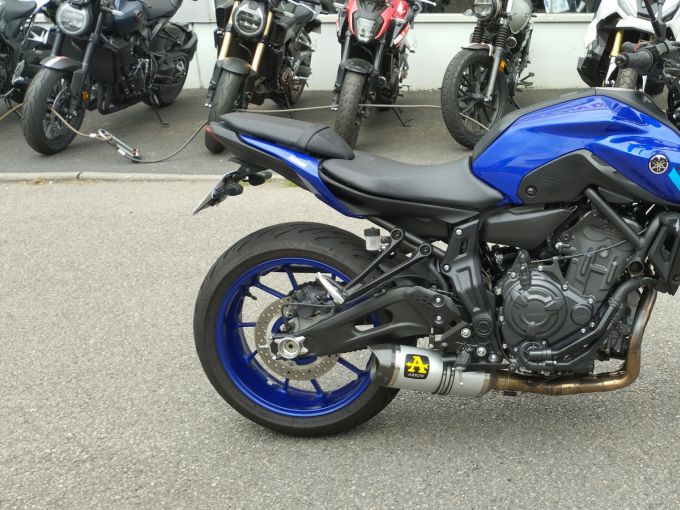YAMAHA MTN690 U 4
