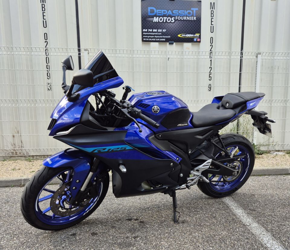 YAMAHA YZF-R 125 4