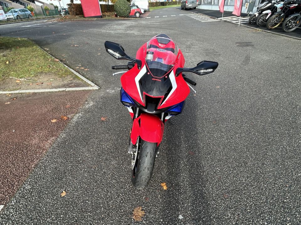 HONDA CBR1000ST 4