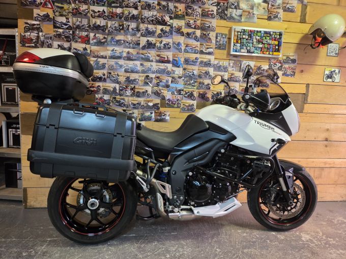 TRIUMPH TIGER 1050 SPORT 4