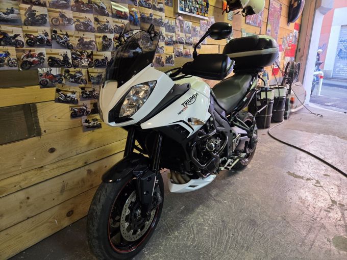 TRIUMPH TIGER 1050 SPORT 4