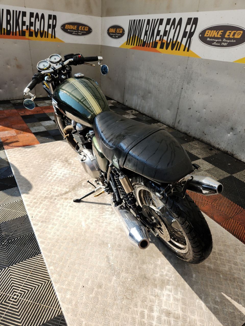 TRIUMPH THRUXTON 900 4