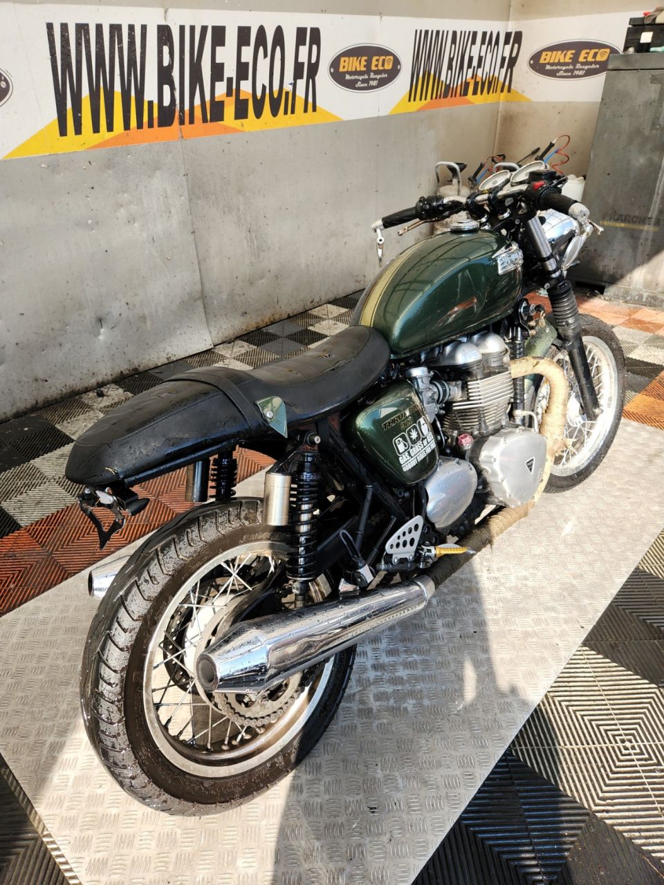 TRIUMPH THRUXTON 900 4