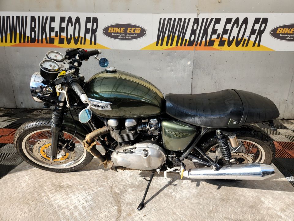TRIUMPH THRUXTON 900 4